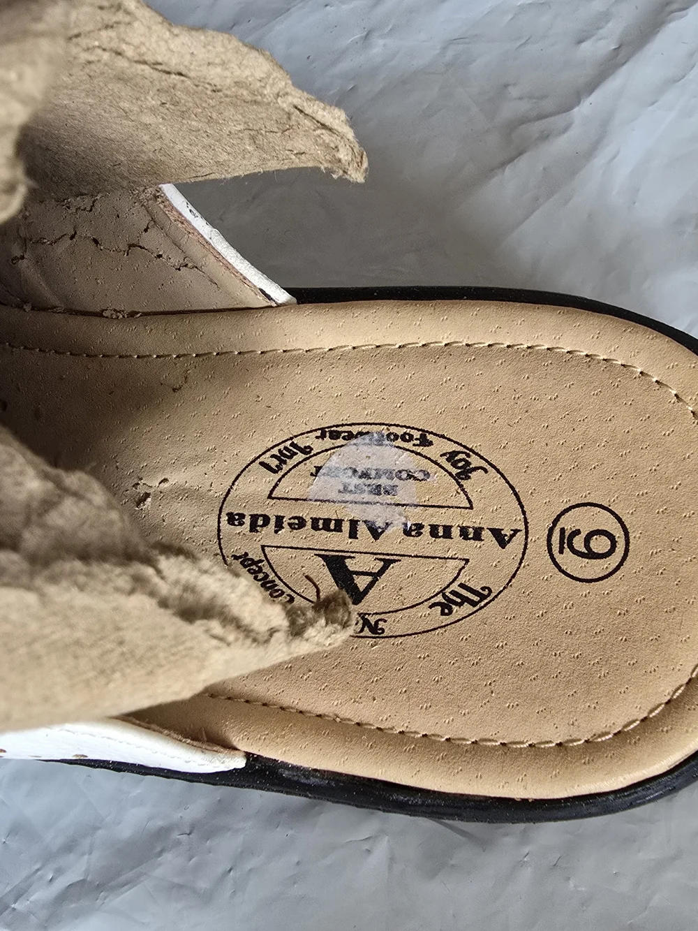 White Perforated Comfort Sandals New Size 9